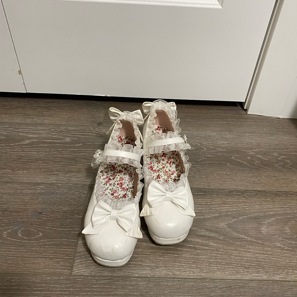 Creamy White Bow Mary Jane Heels with Floral Insole
